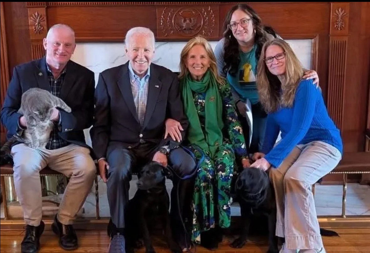 Family photo with Joe Biden, Jill Biden, and the dogs